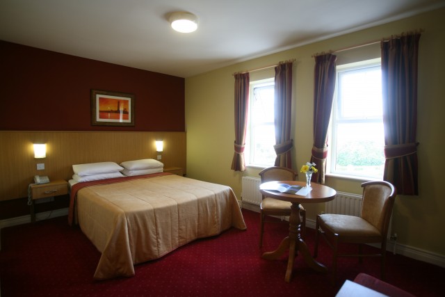 bally_hotel_room